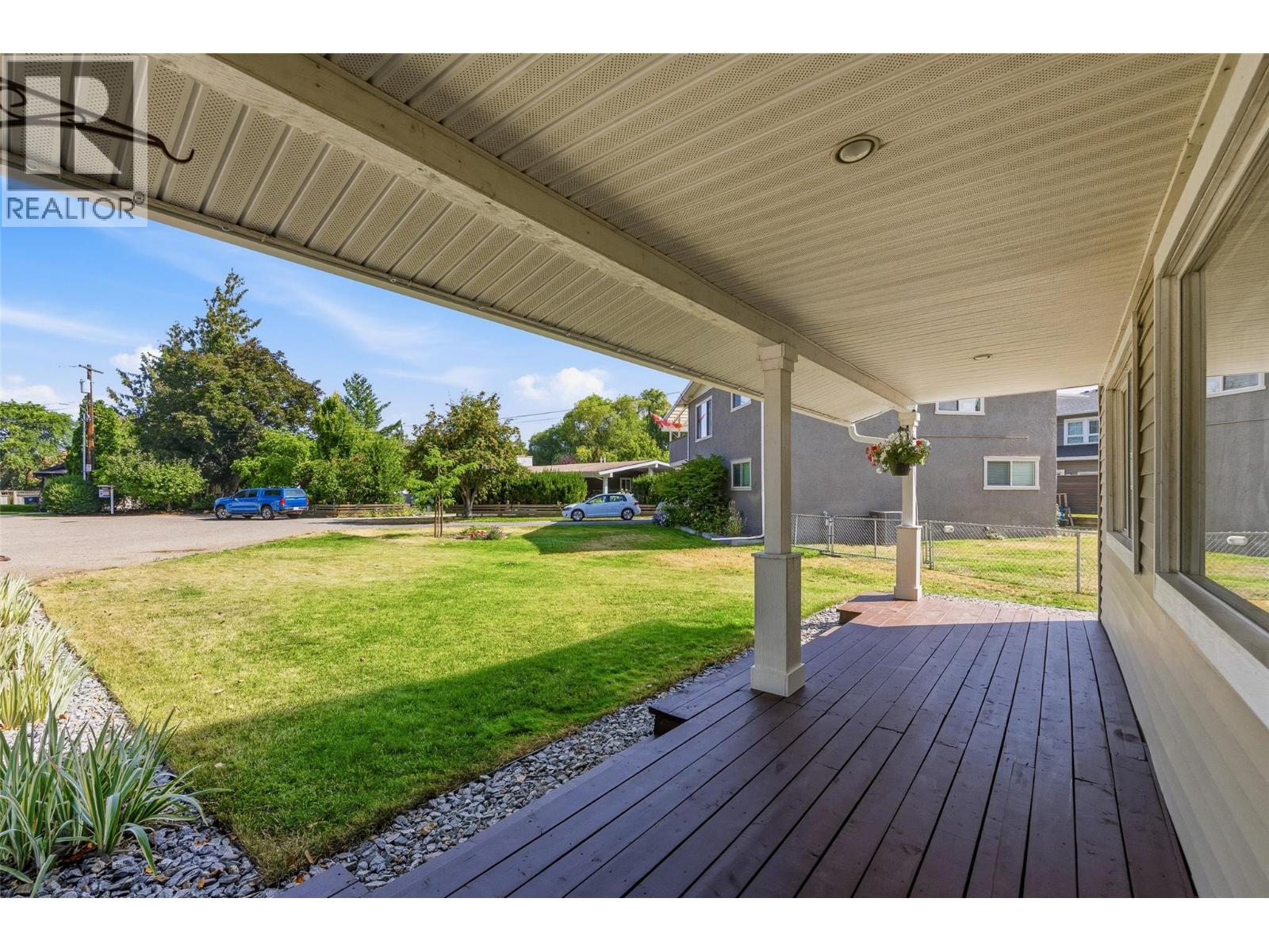 654 Armour Crescent, Kelowna