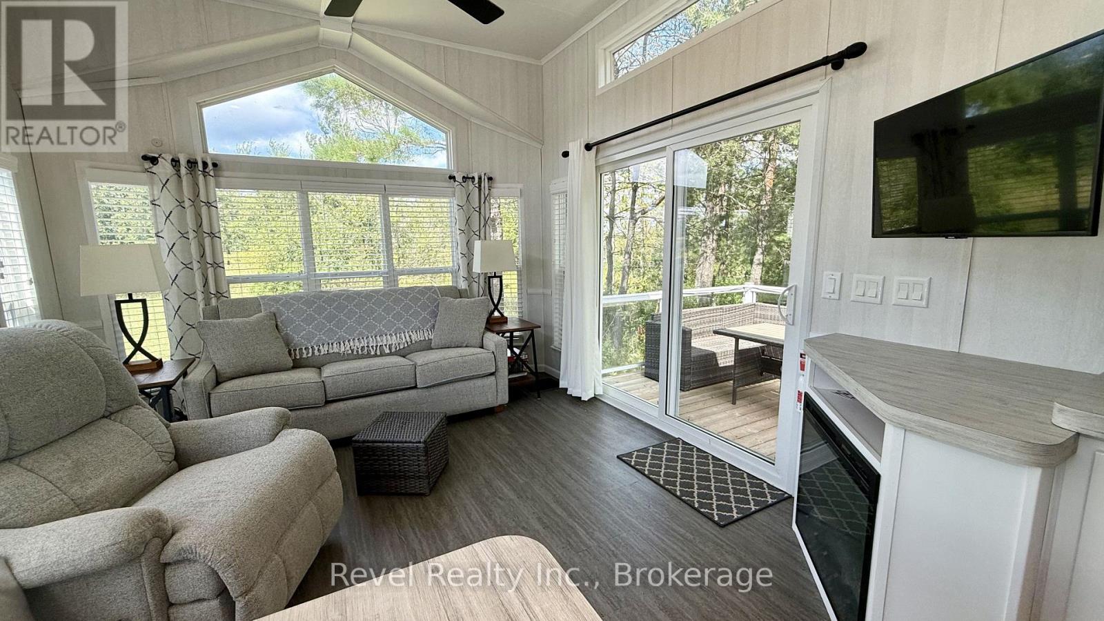 #CV082 657 THUNDER BRIDGE ROAD - 2