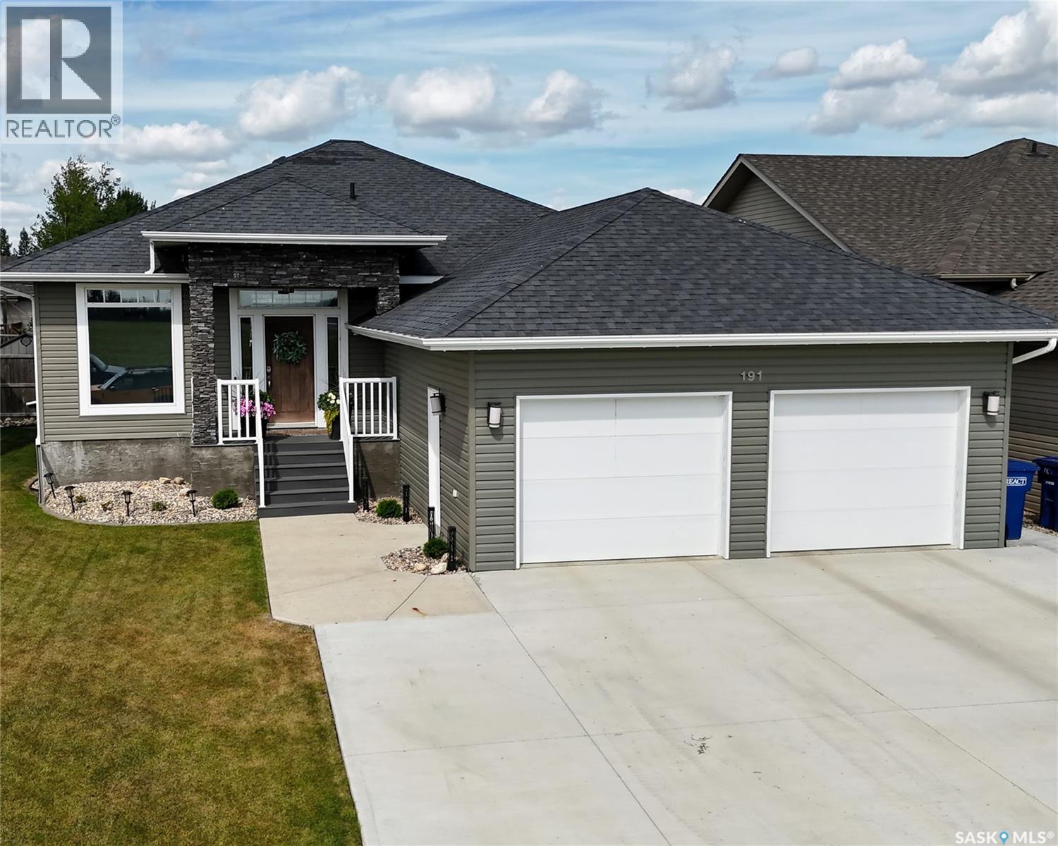 191 Saskatchewan AVENUE - 1