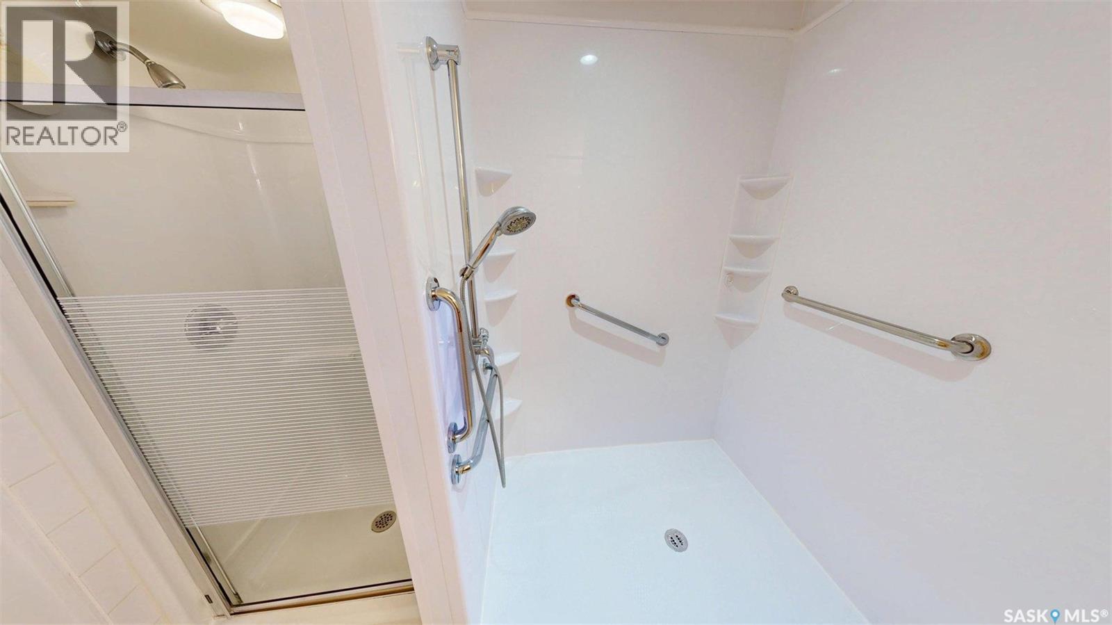 #305 3101 Renfrew CRESCENT E - 10