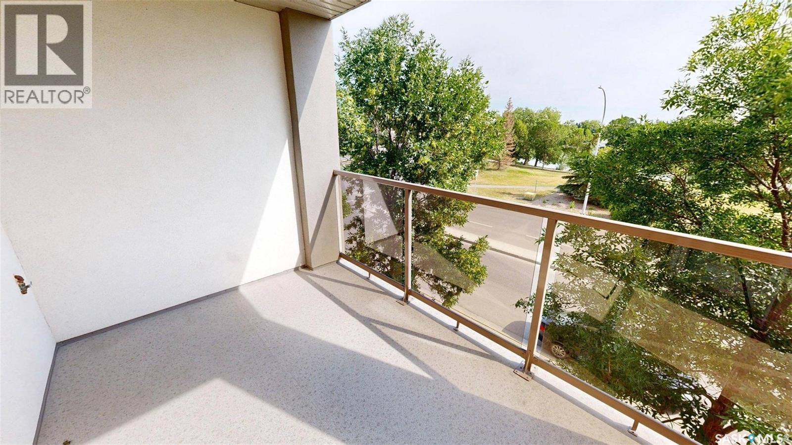 #305 3101 Renfrew CRESCENT E - 13