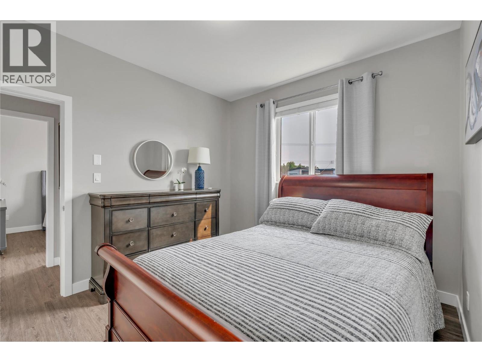 367 DOUGLAS Avenue - 34