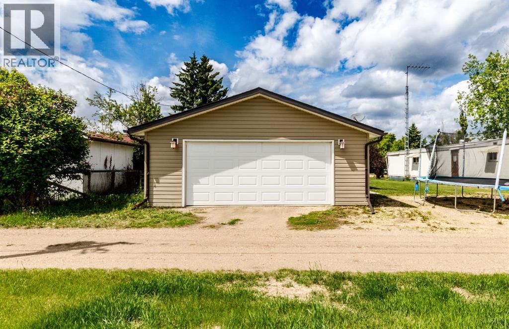 4705 45 Avenue - 2