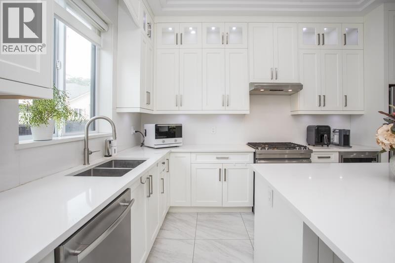 8559 MONTCALM STREET, Vancouver