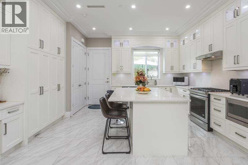 8559 MONTCALM STREET, Vancouver