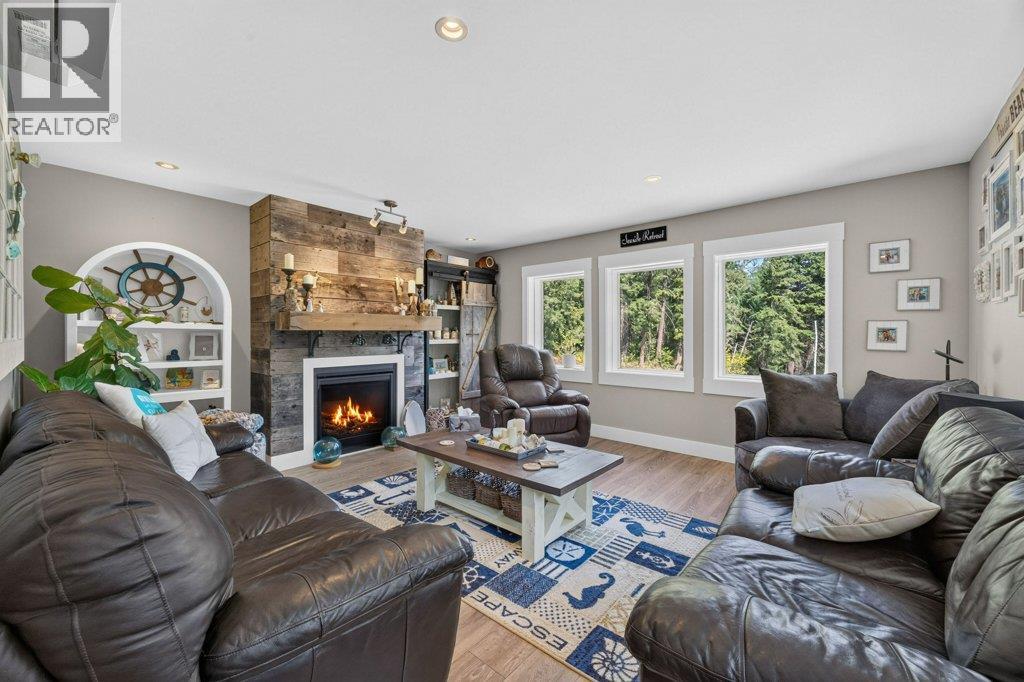  411 Christison Road Southwest, Salmon Arm