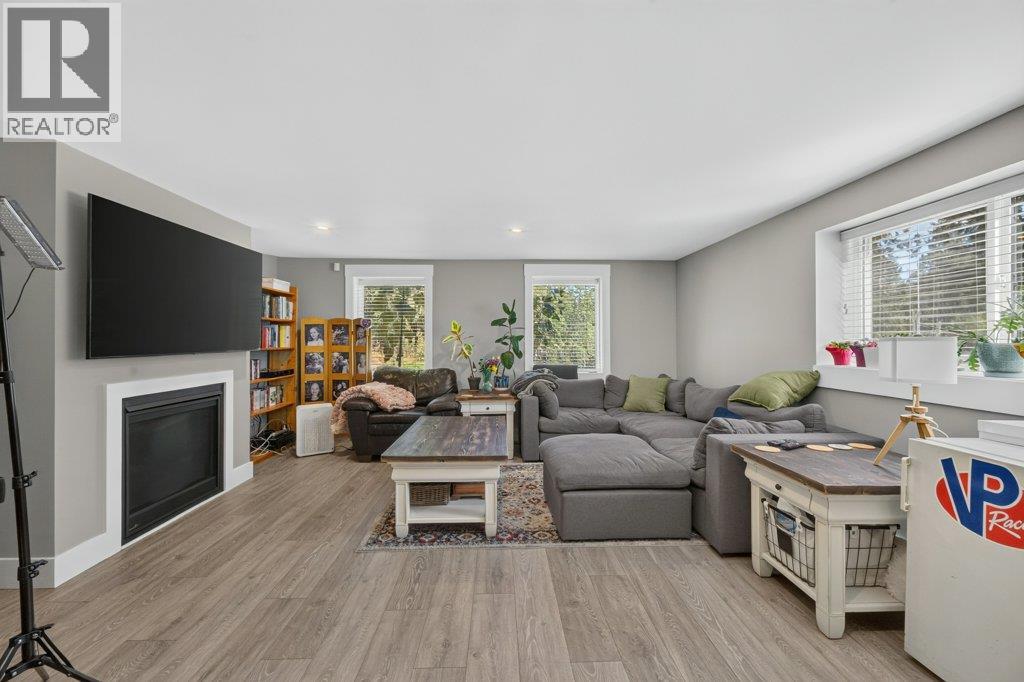 411 Christison Road Southwest, Salmon Arm