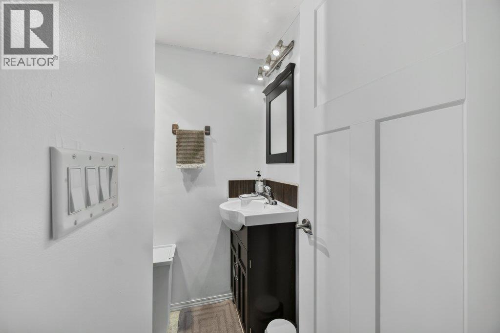  411 Christison Road Southwest, Salmon Arm