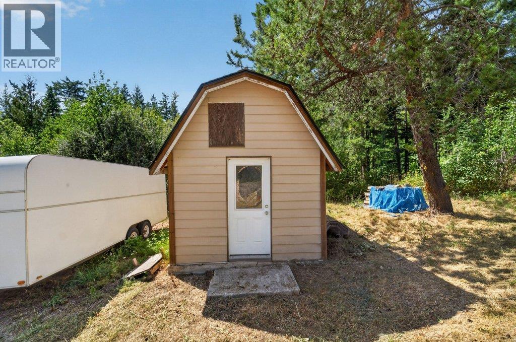  411 Christison Road Southwest, Salmon Arm