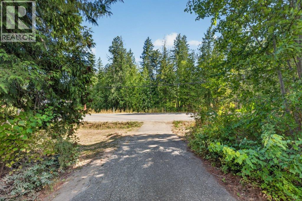  411 Christison Road Southwest, Salmon Arm