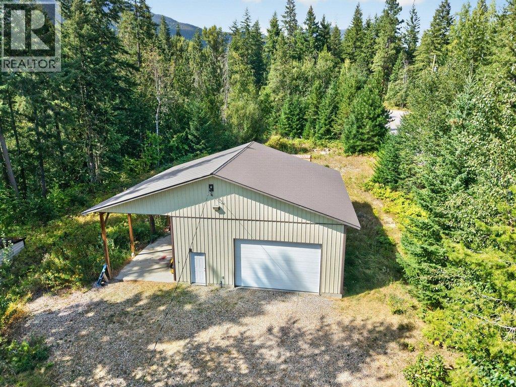  411 Christison Road Southwest, Salmon Arm