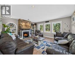 Kitchen - 411 Christison Road Sw, Salmon Arm, BC V1E3B4 Photo 21