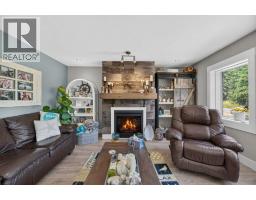 Foyer - 411 Christison Road Sw, Salmon Arm, BC V1E3B4 Photo 22