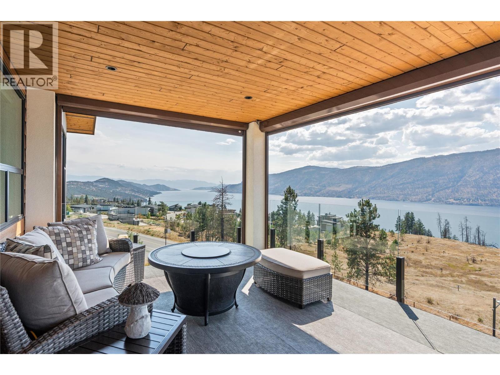 9814 Beacon Hill Crescent, Lake Country