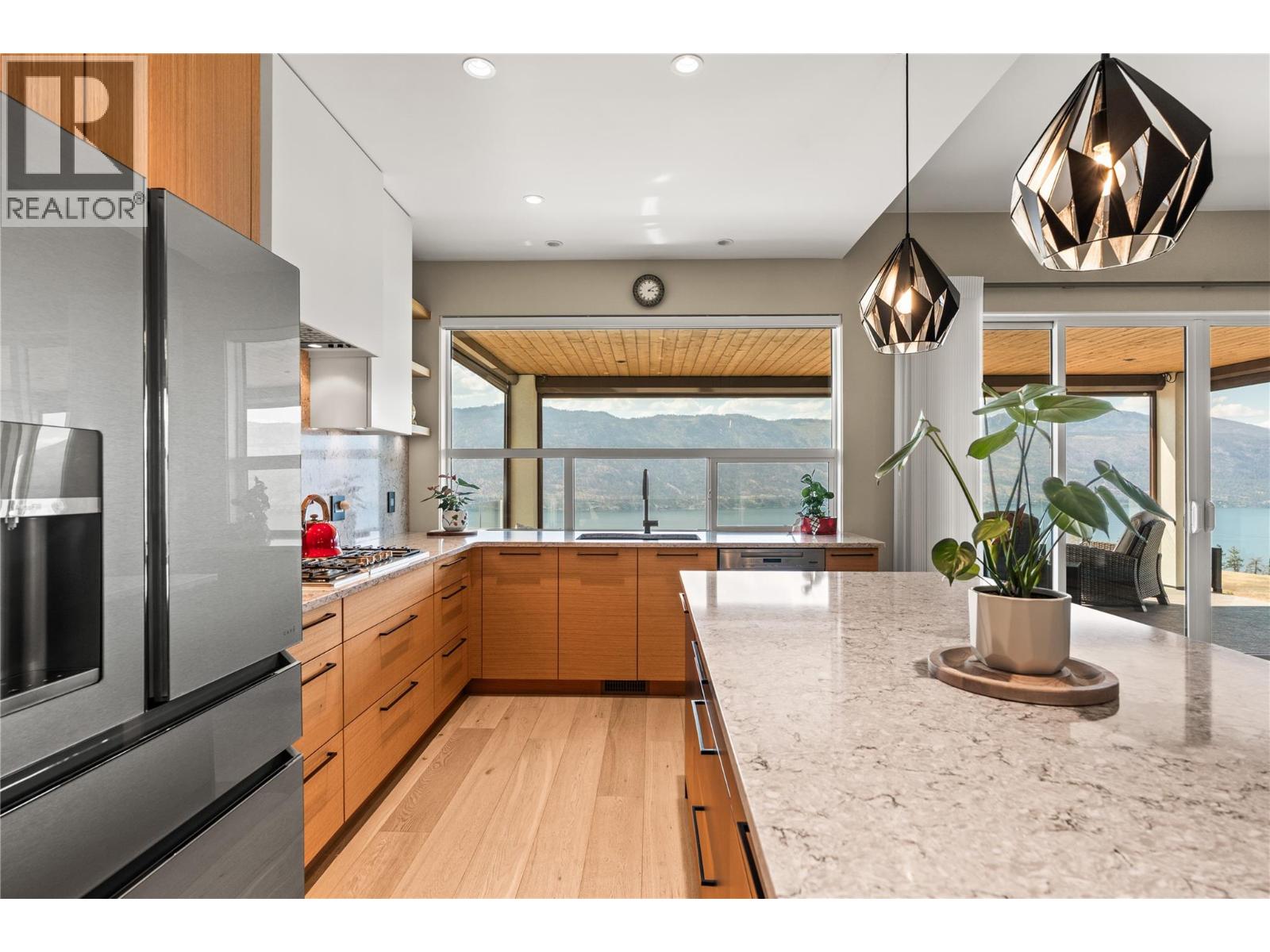 9814 Beacon Hill Crescent, Lake Country
