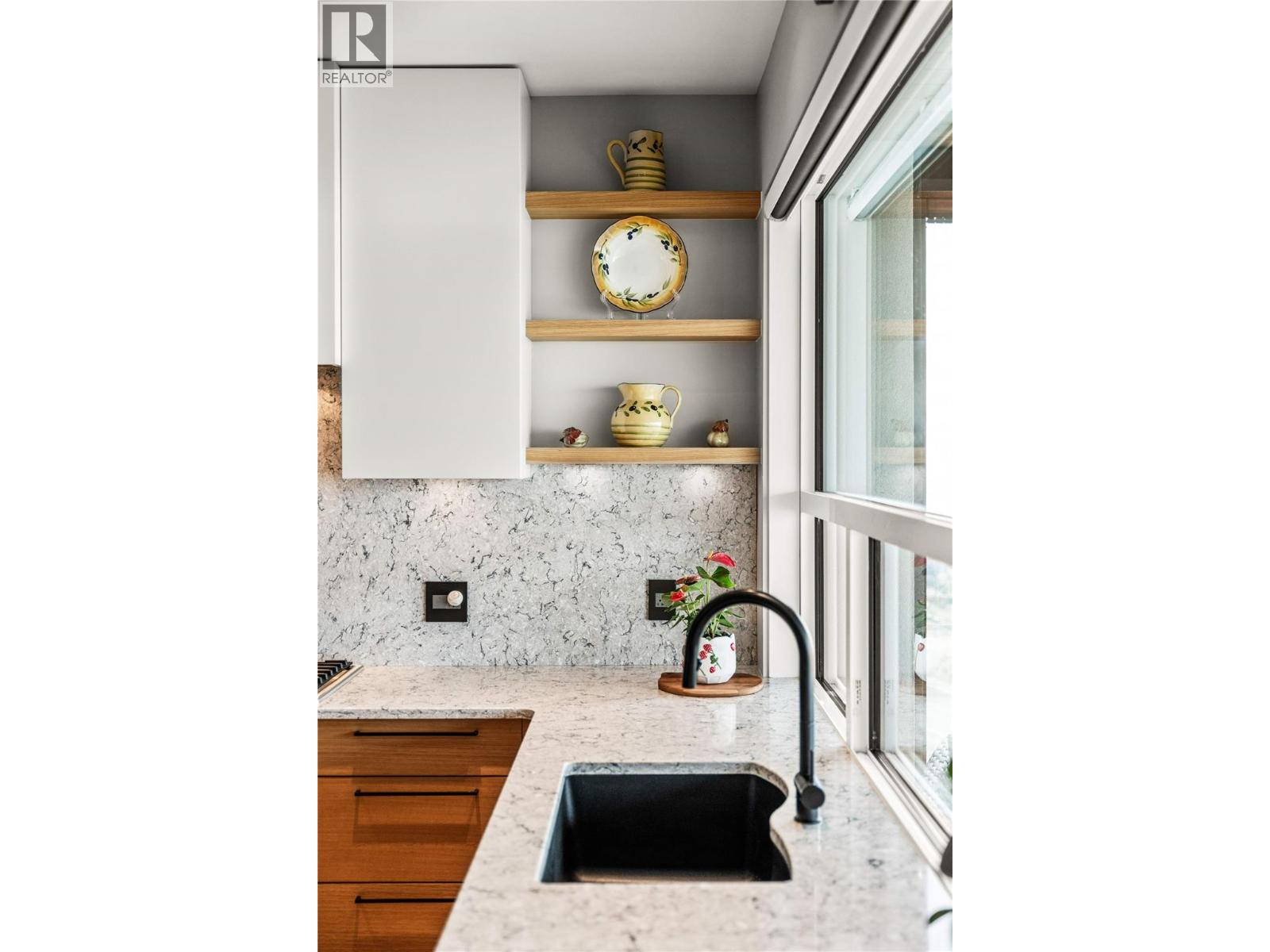9814 Beacon Hill Crescent, Lake Country