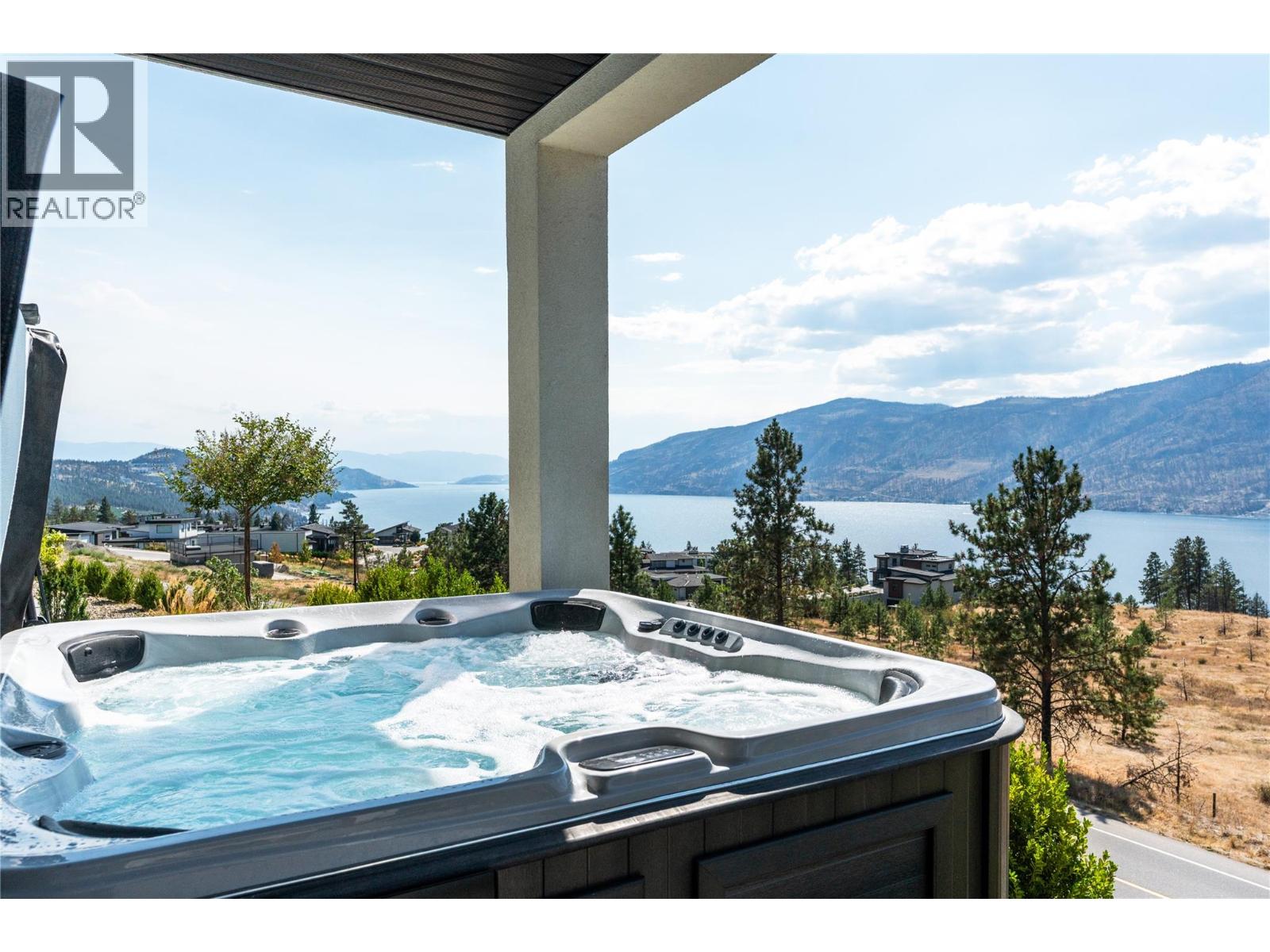 9814 Beacon Hill Crescent - 74