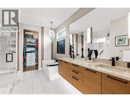9814 Beacon Hill Crescent, Lake Country, BC V4V0A9 Photo 41