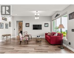 9814 Beacon Hill Crescent, Lake Country, BC V4V0A9 Photo 58