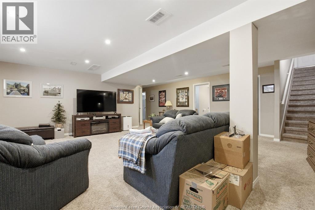 522 BREEZEWOOD STREET - Image 25