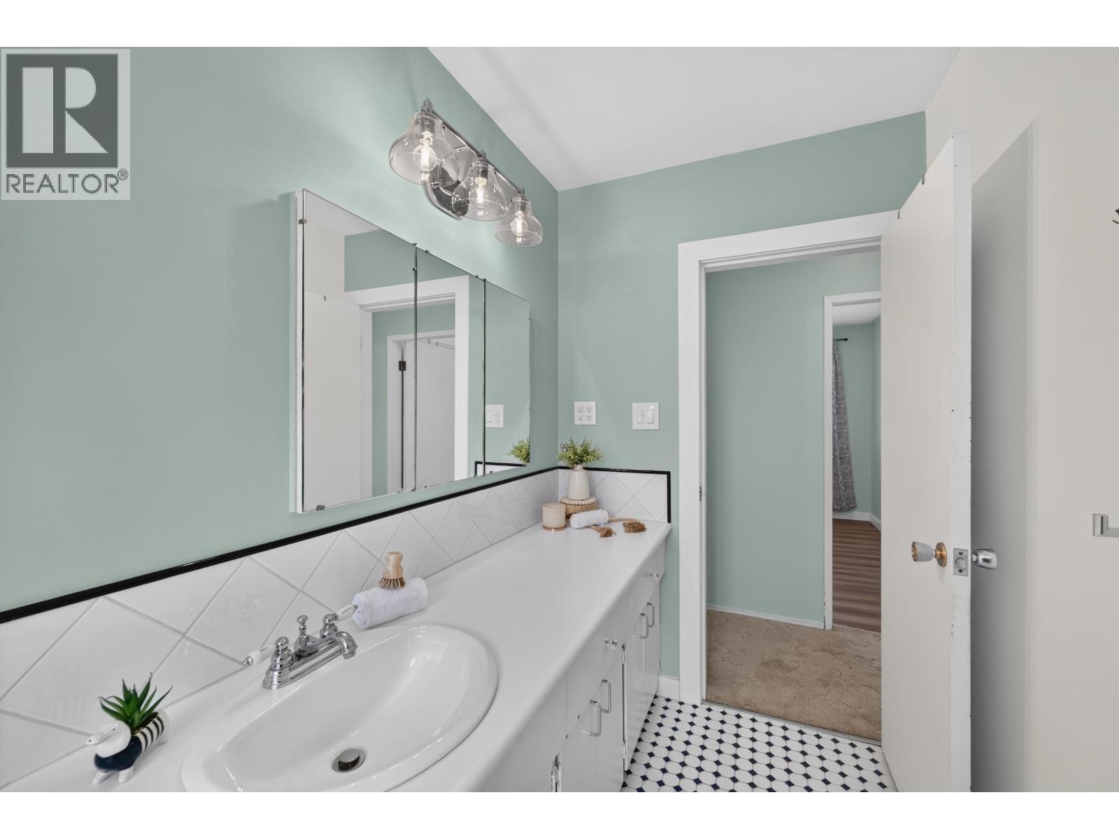 9611 108 AVENUE - Image 20