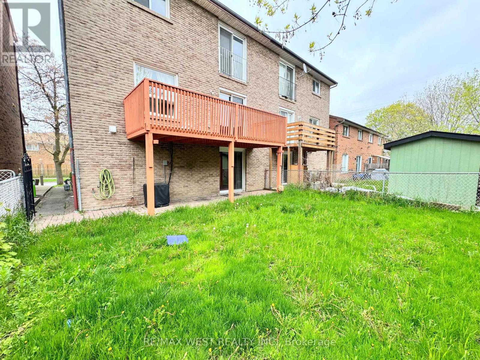 26 BROWNRIDGE CRESCENT - 31