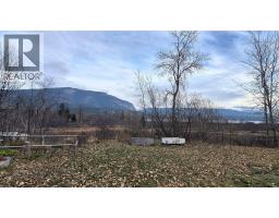 5177 Trans Canada Highway, Tappen, BC V0E2X3 Photo 57
