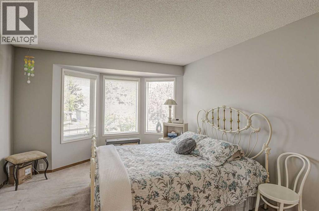124 Del Ray Close NE - 16