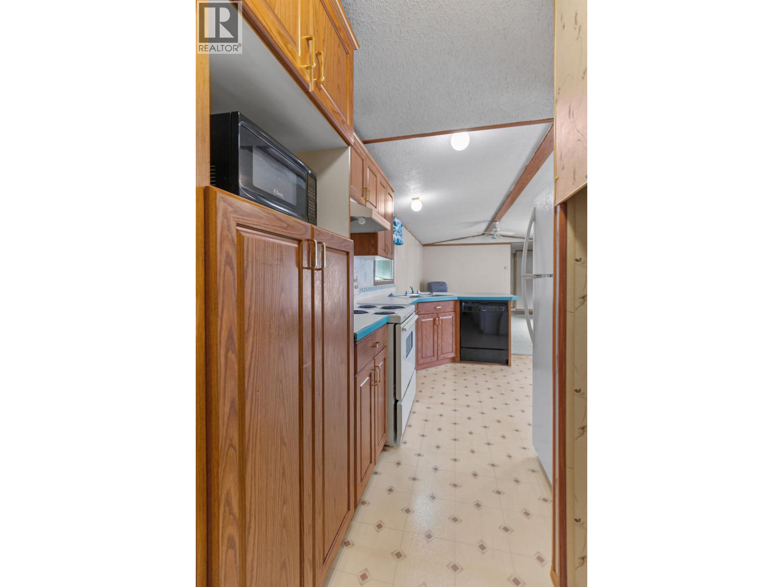 3001 THEE COURT - 7