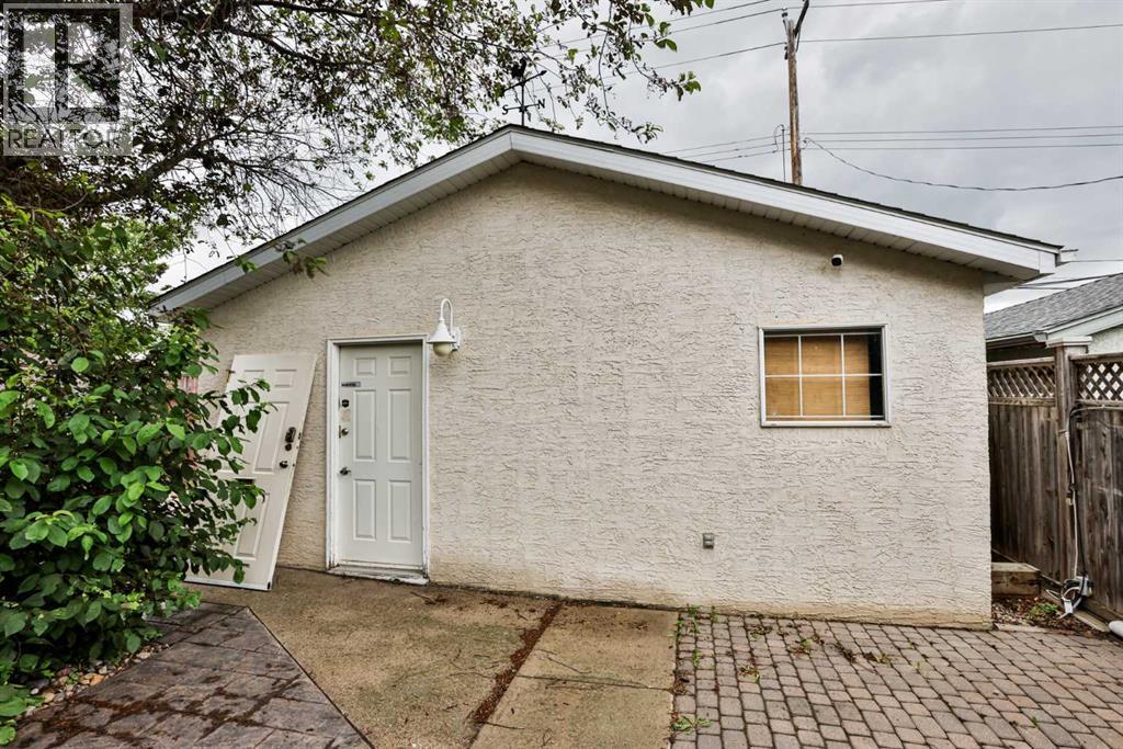 936 13 Street S - 25