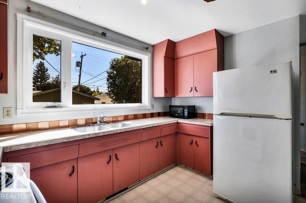 5127 110 ST NW - Image 13