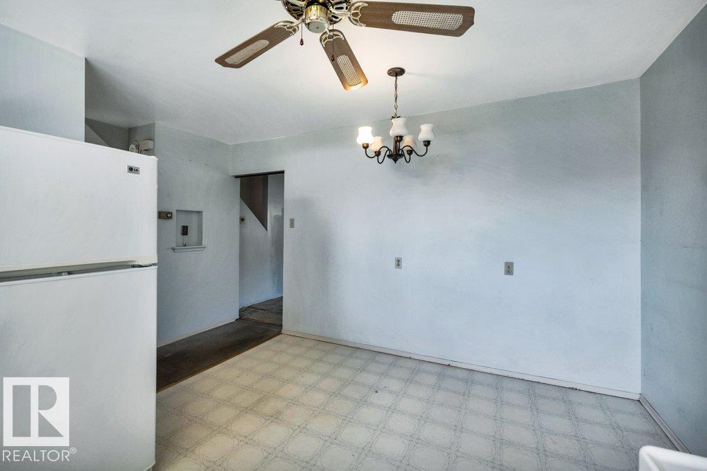 5127 110 ST NW - 14