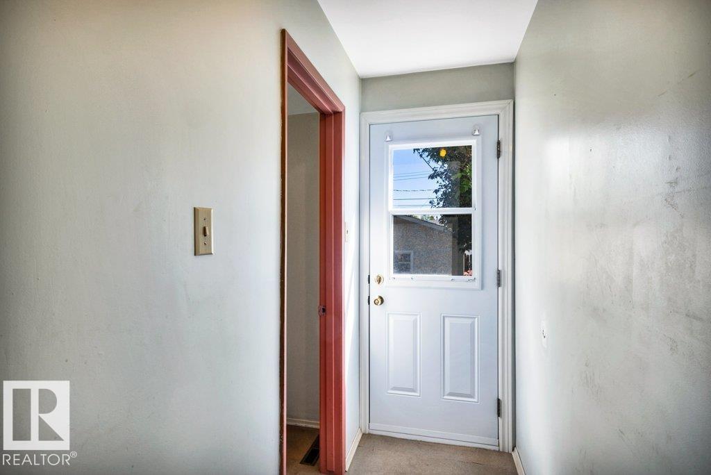 5127 110 ST NW - 16