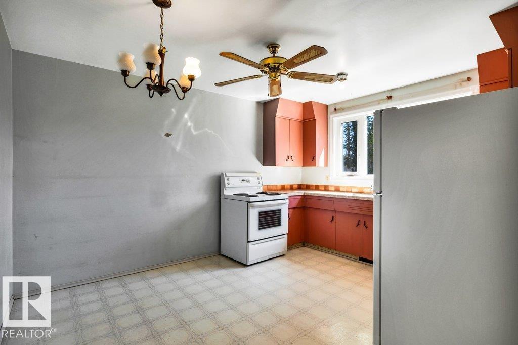 5127 110 ST NW - 8