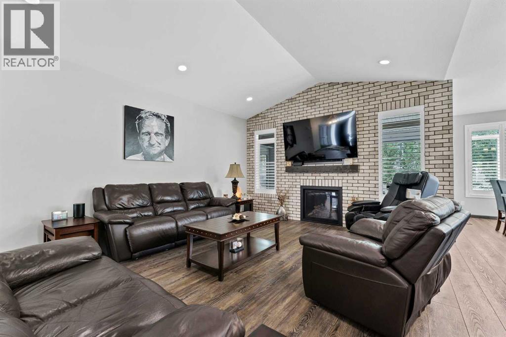 215 Hamptons Crescent SE - Image 5