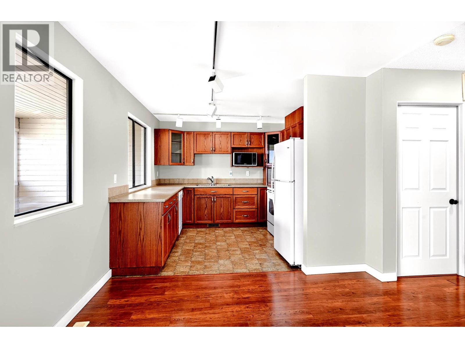 #45 137 McGILL Road - 7