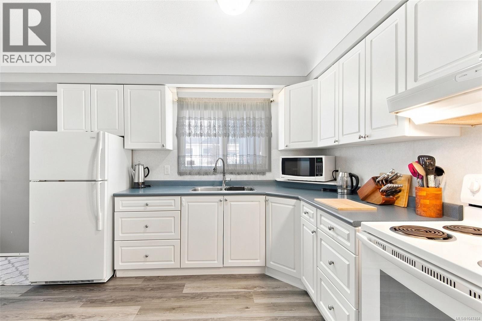 4391 11th Ave - 8