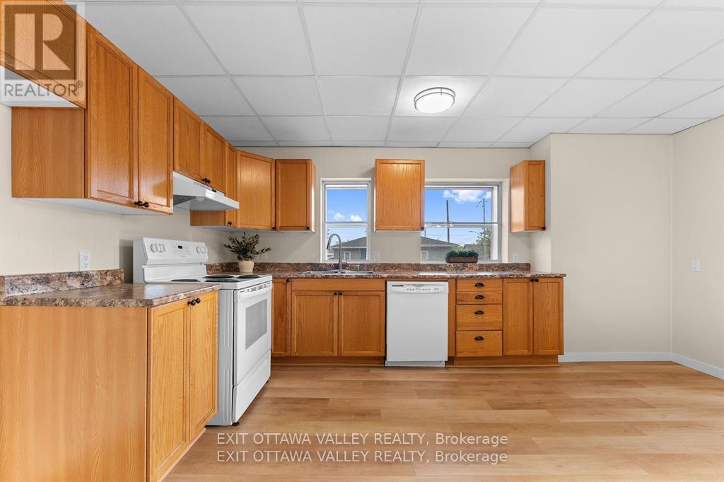 164 MAPLE AVENUE - 12