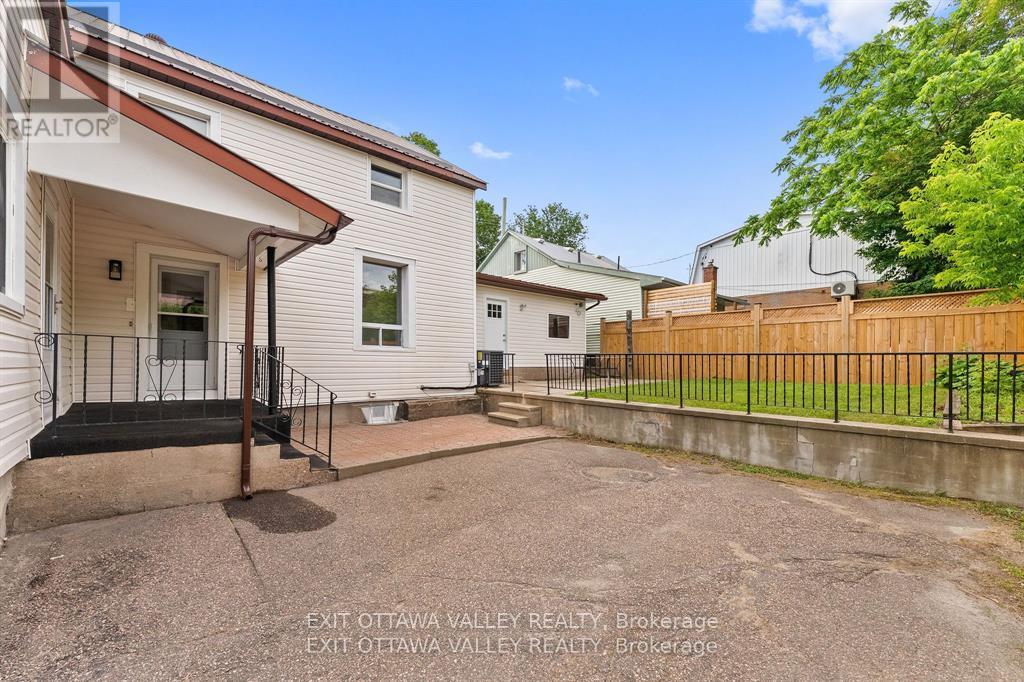 164 MAPLE AVENUE - 39