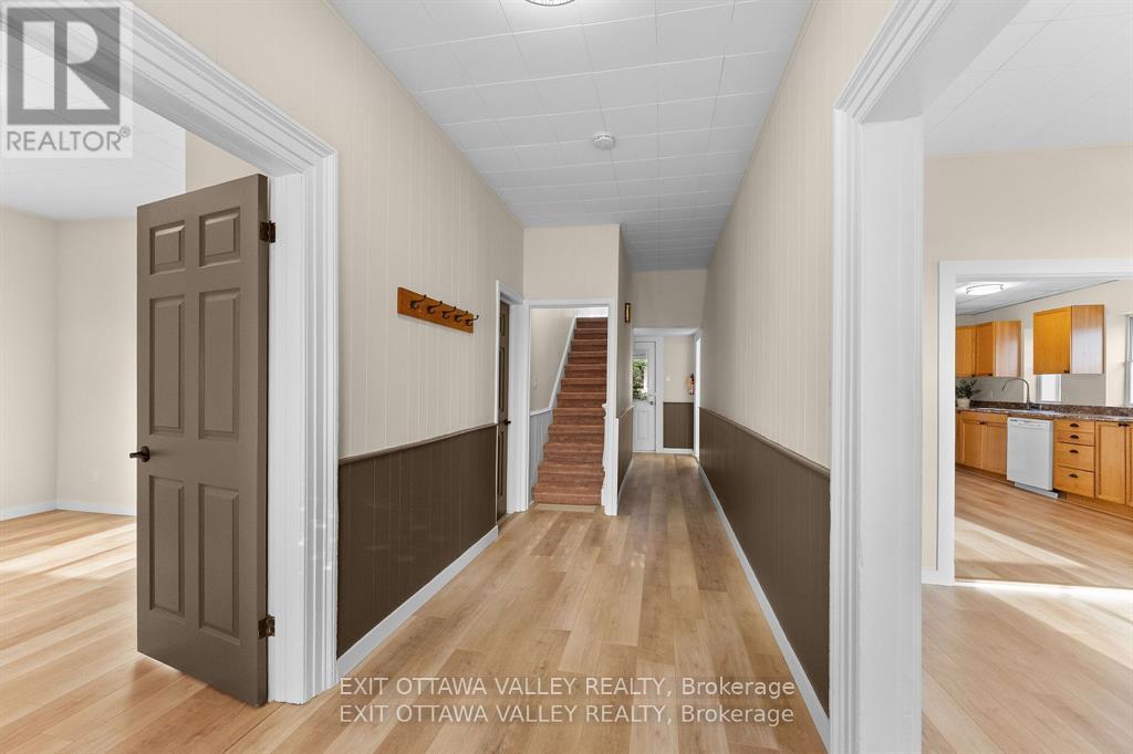 164 MAPLE AVENUE - 5