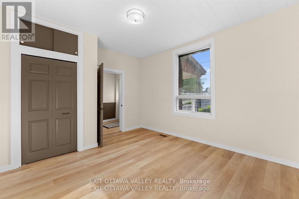 164 MAPLE AVENUE - 7