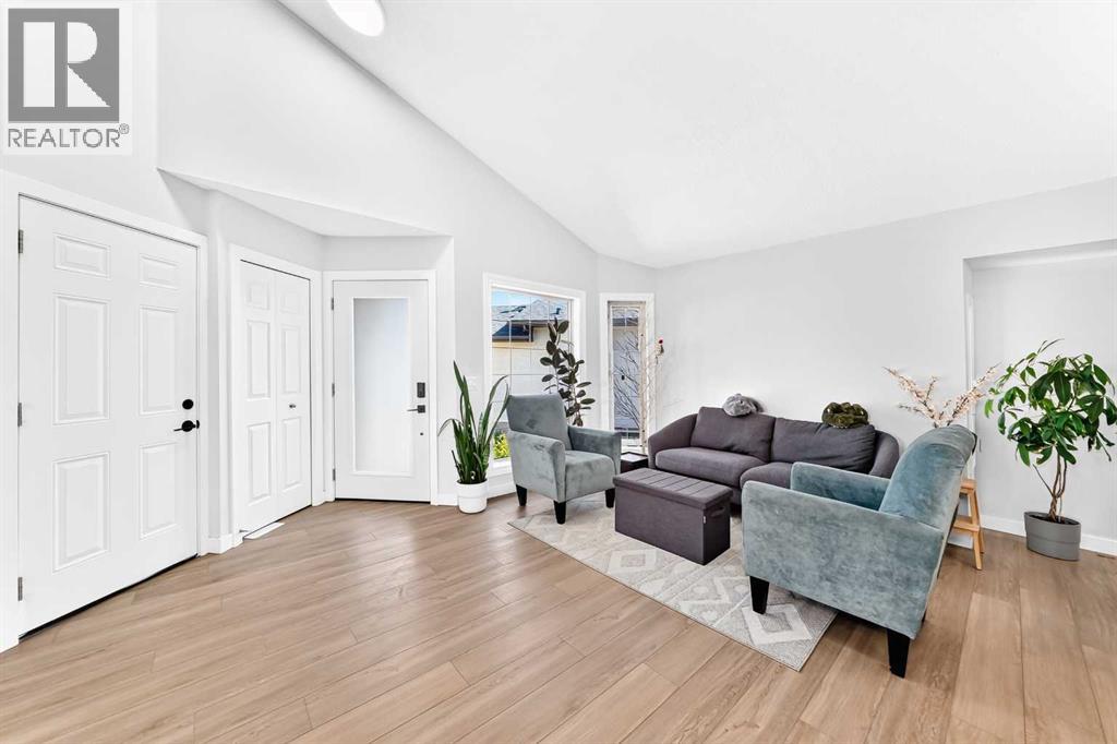 315 Appleglen Place SE - 6