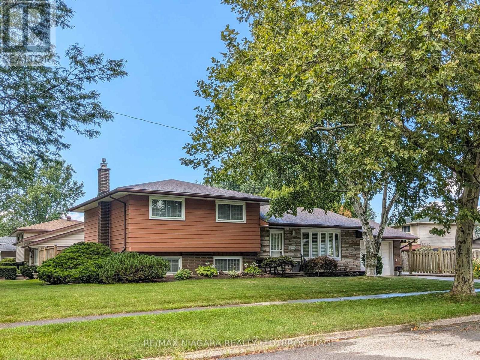 3139 CHIPMAN CRESCENT - 2