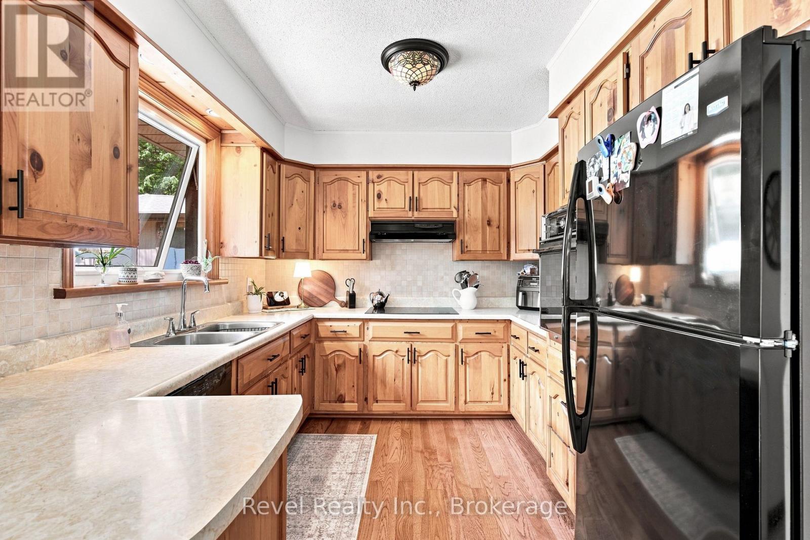 20 THE PINES LANE - Image 11
