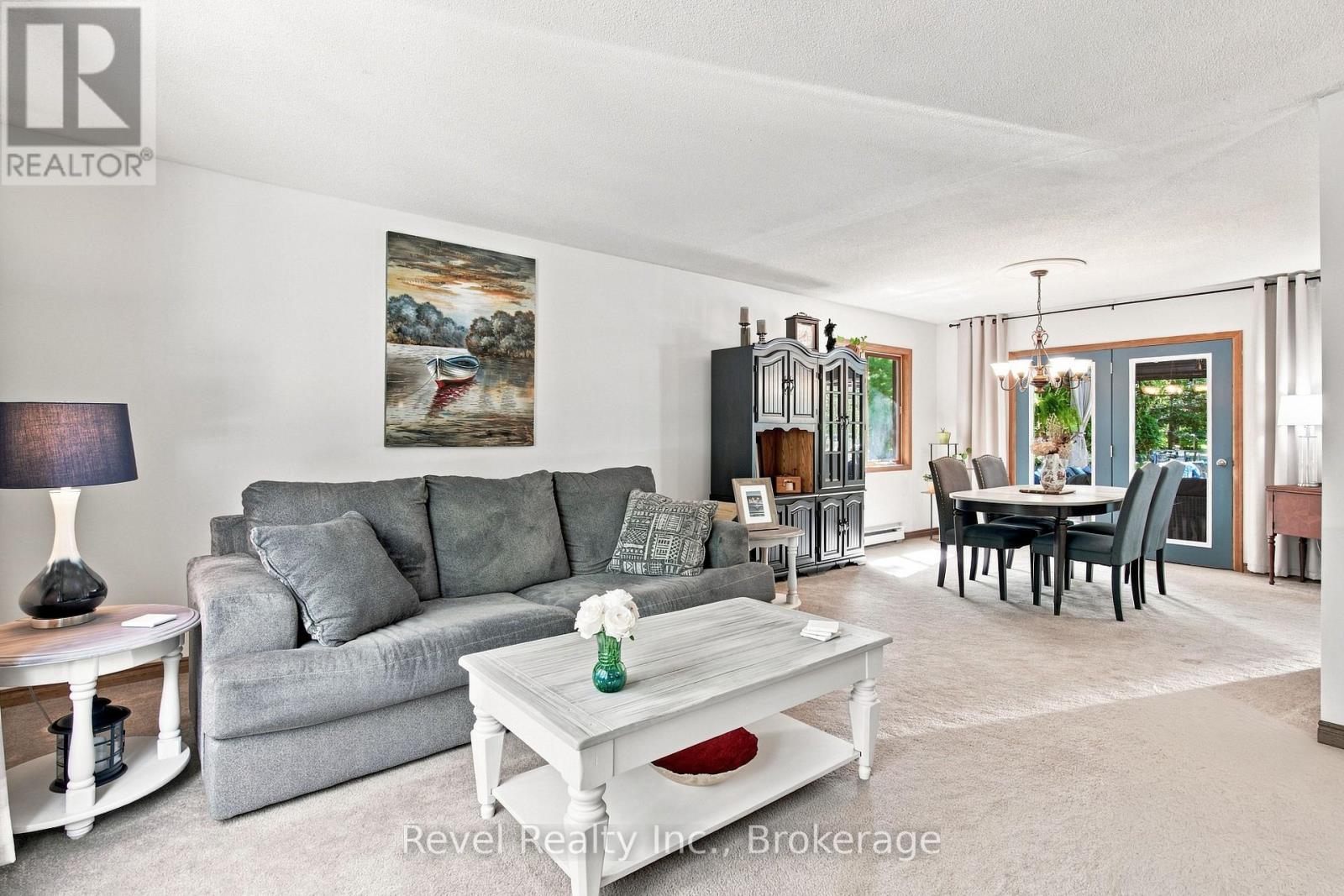 20 THE PINES LANE - Image 4