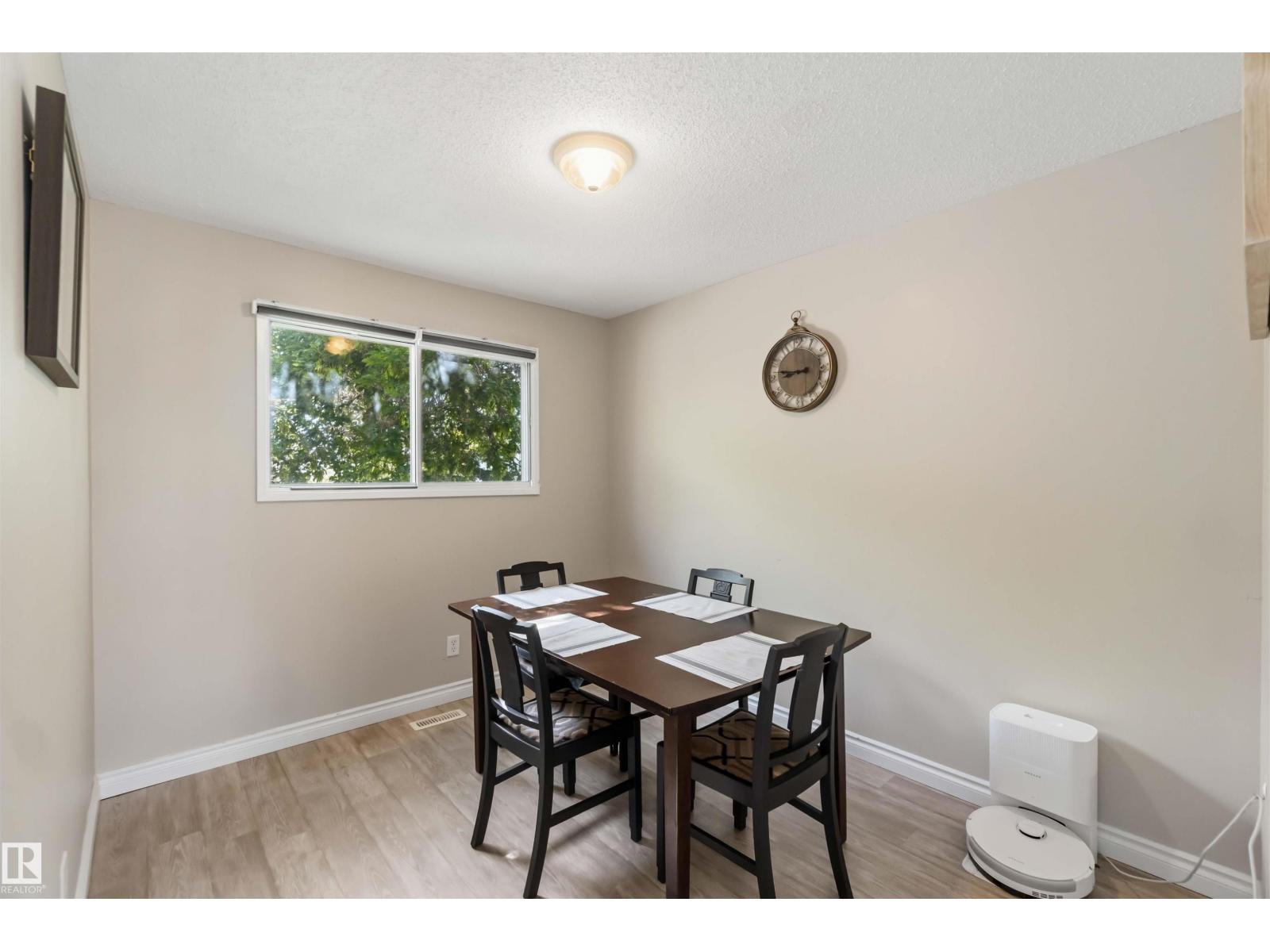 4210 49 ST - 14