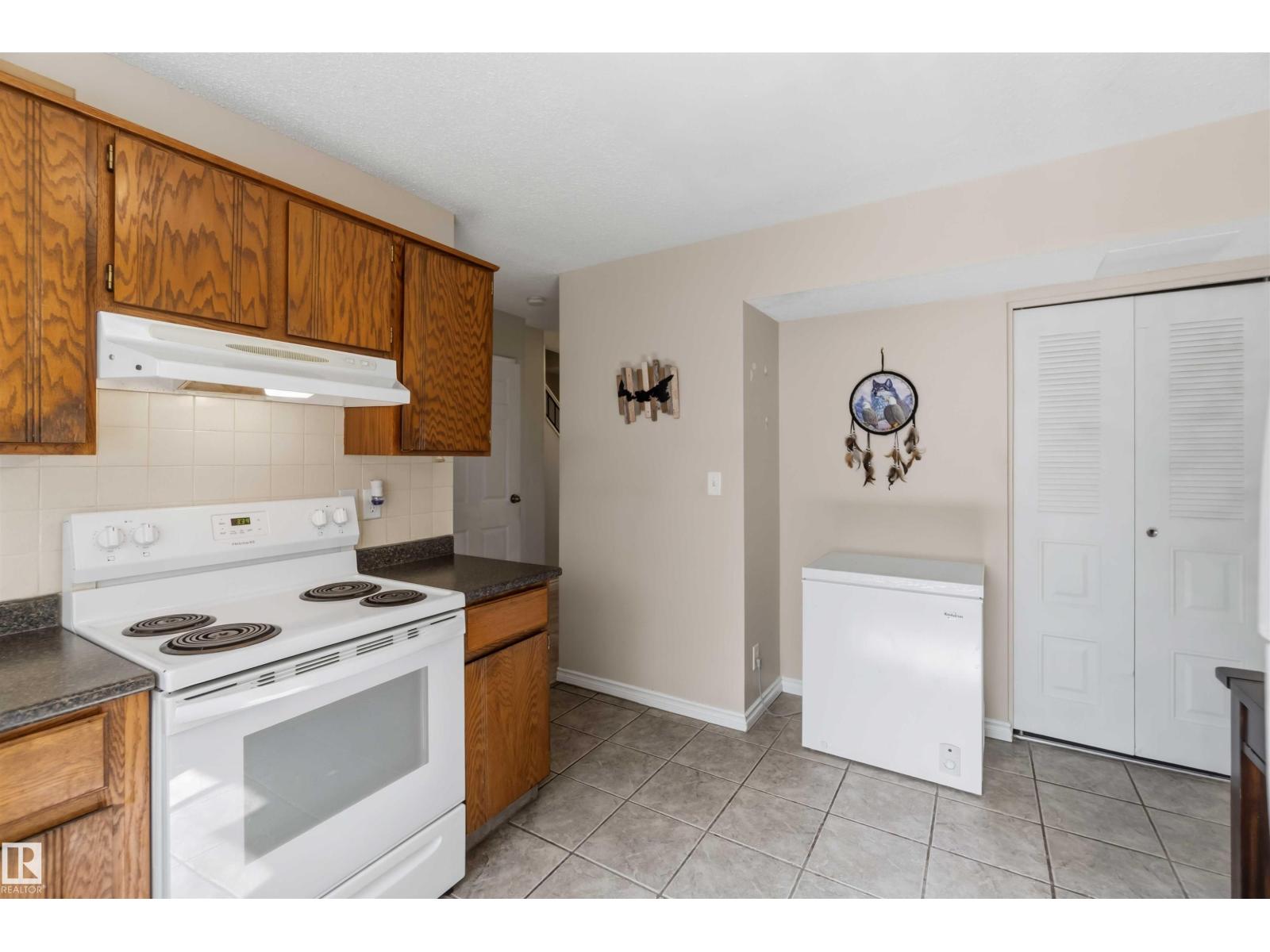 4210 49 ST - 20