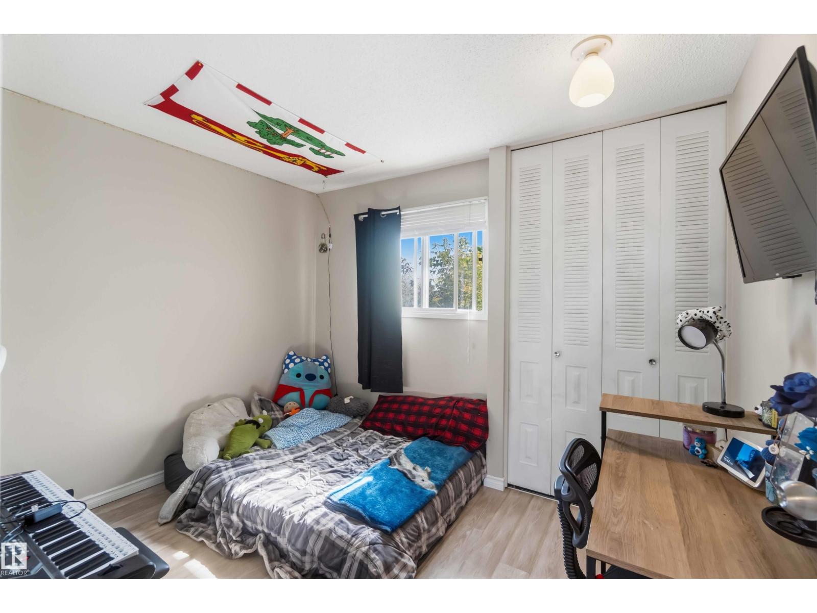 4210 49 ST - 28