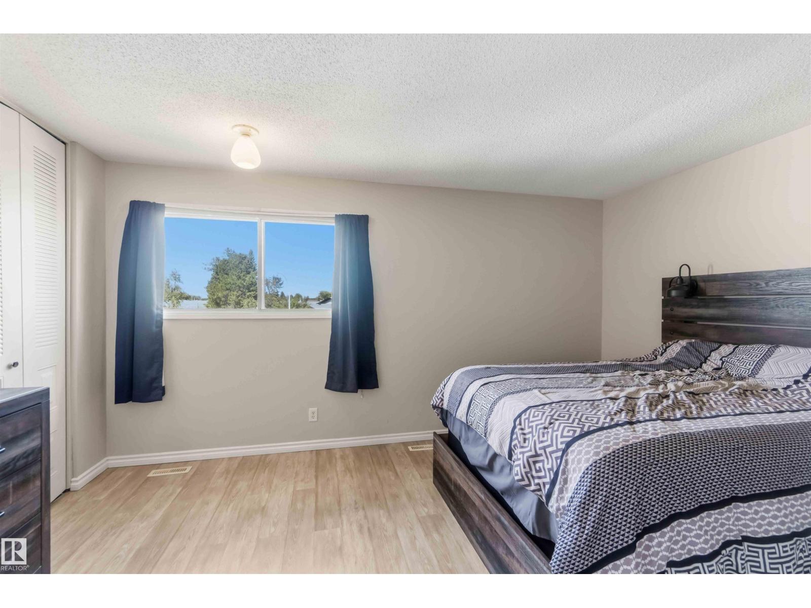 4210 49 ST - Image 30