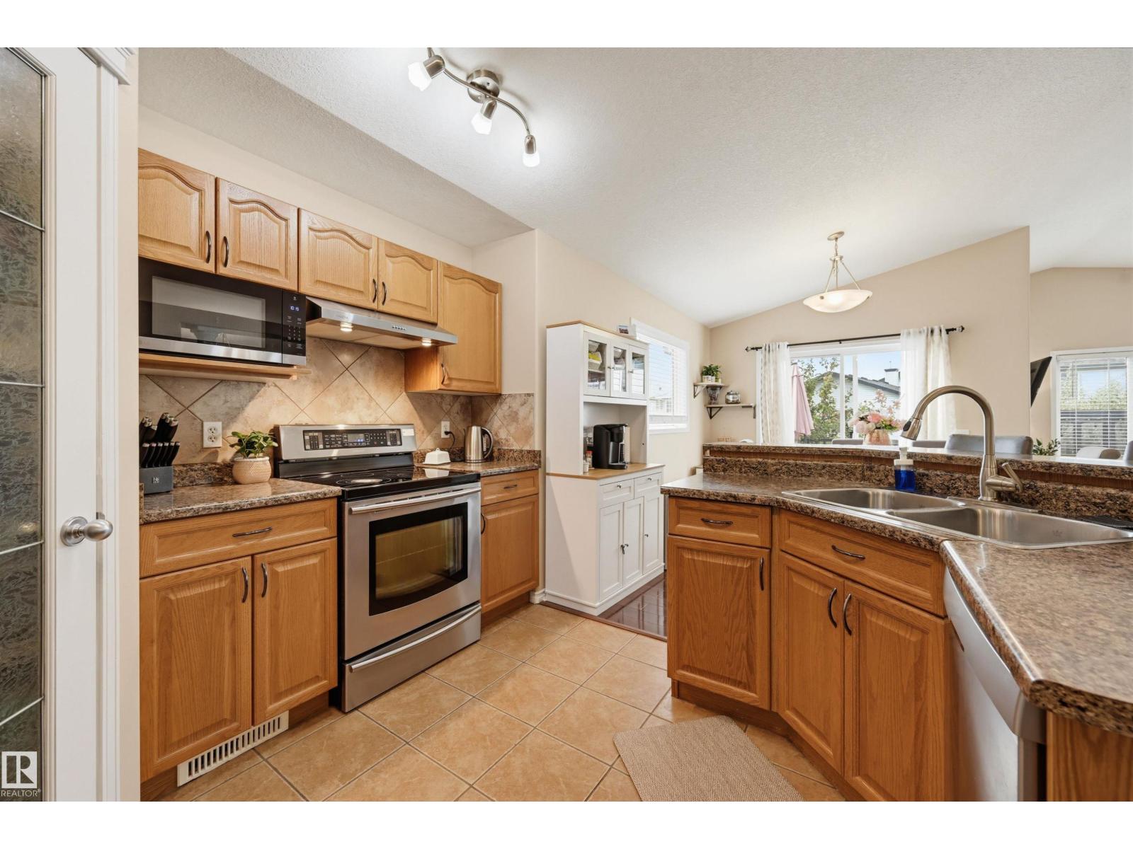 4017 158 AV NW - 15
